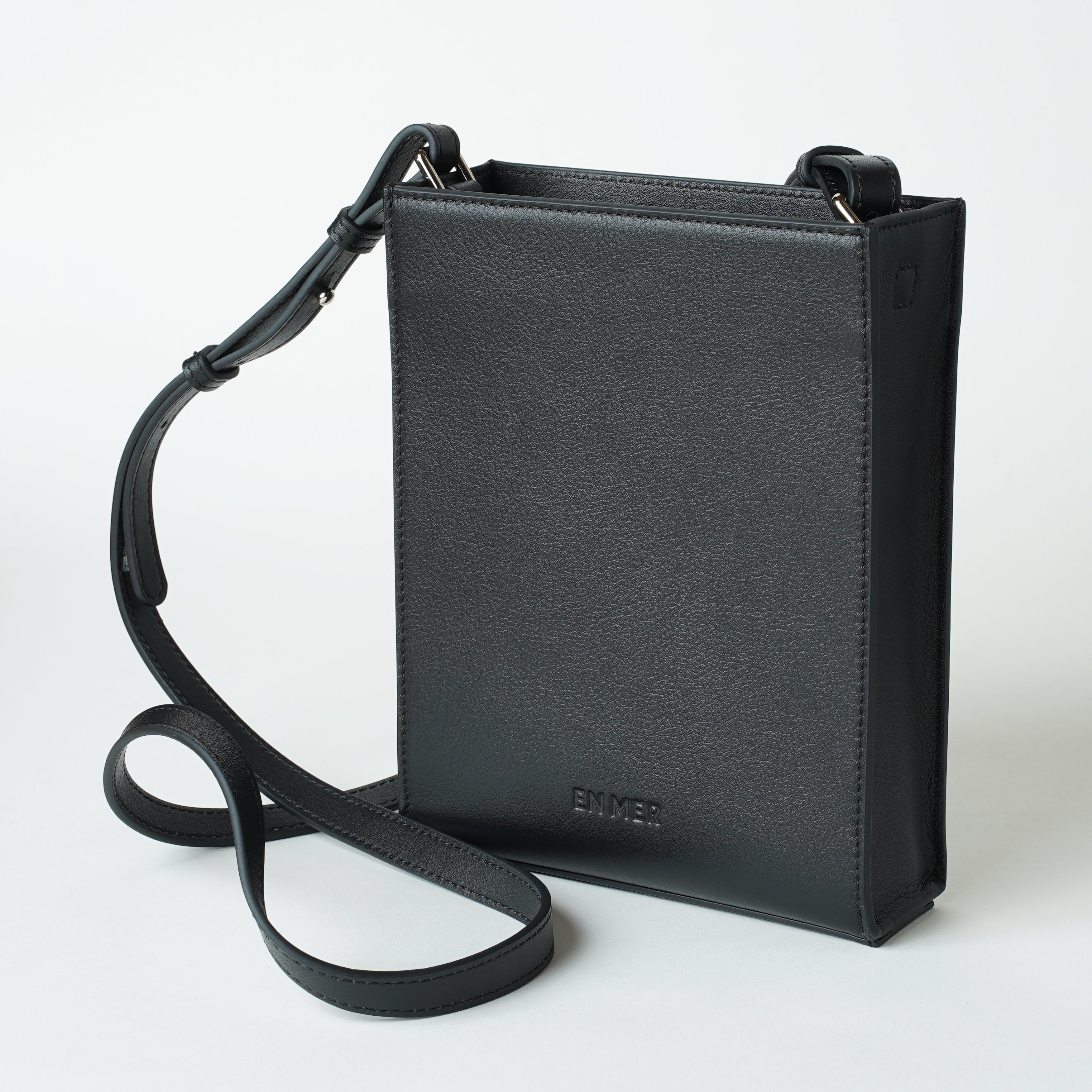 Compact Leather Bag (BLACK) – EN MER
