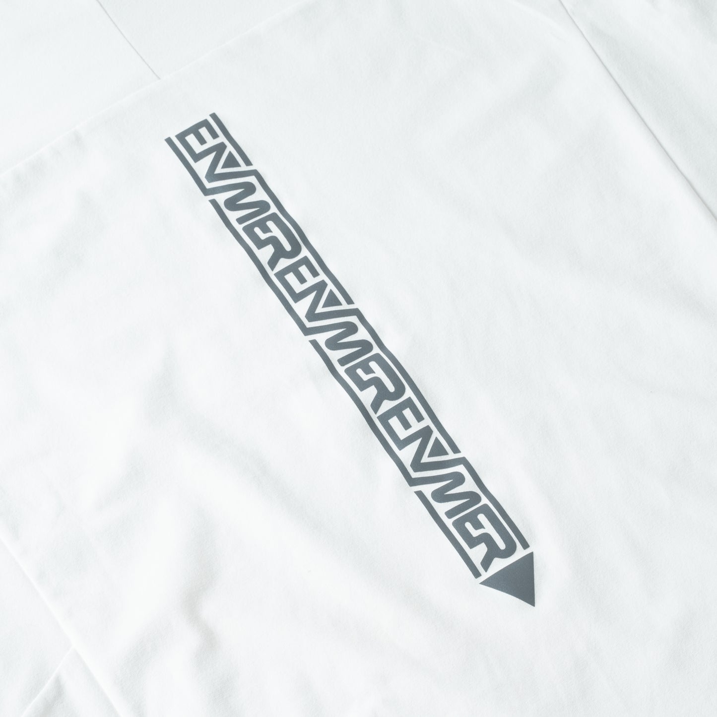 SIGNATURE S/S TEE (WHITE)