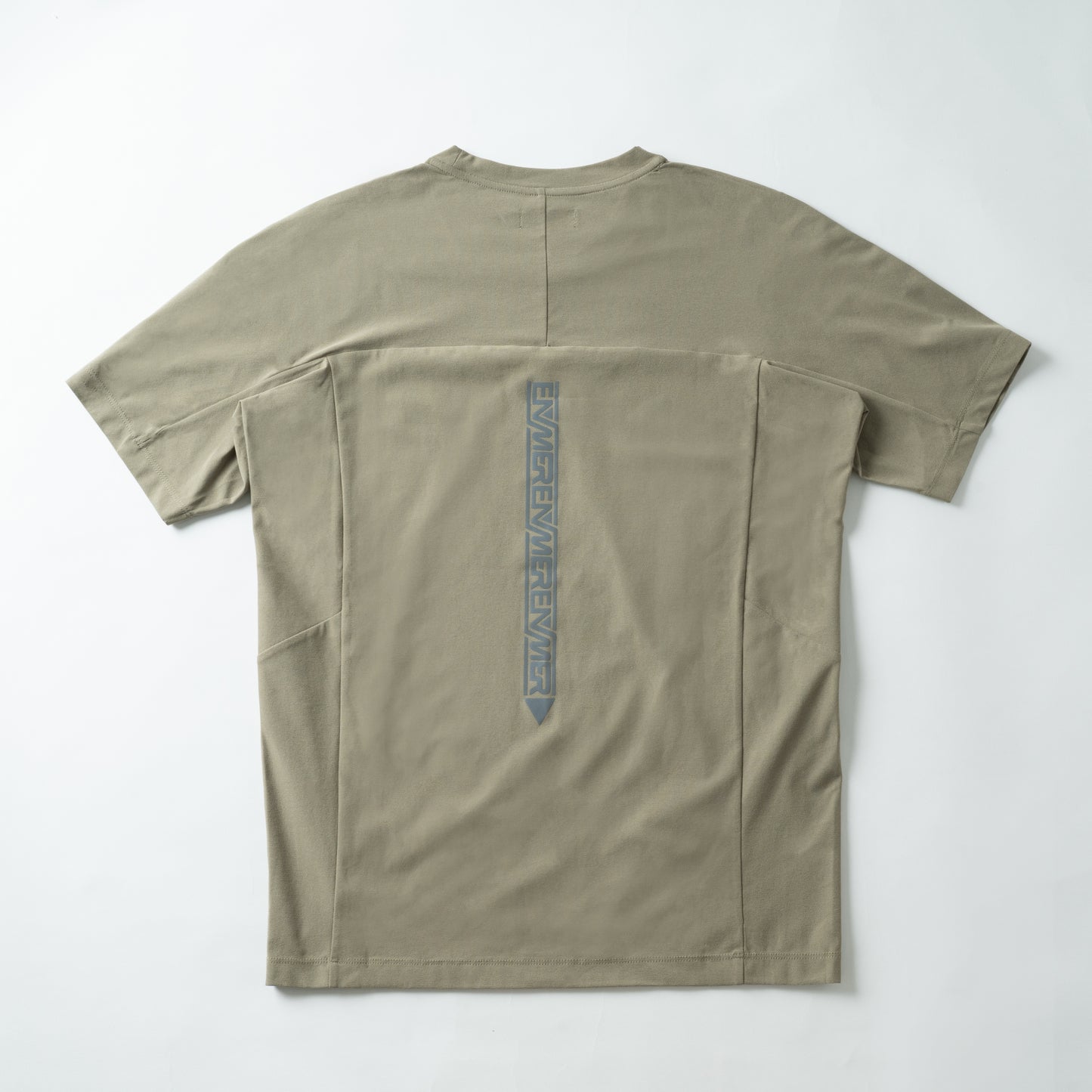 SIGNATURE S/S TEE (LIGHT KHAKI)