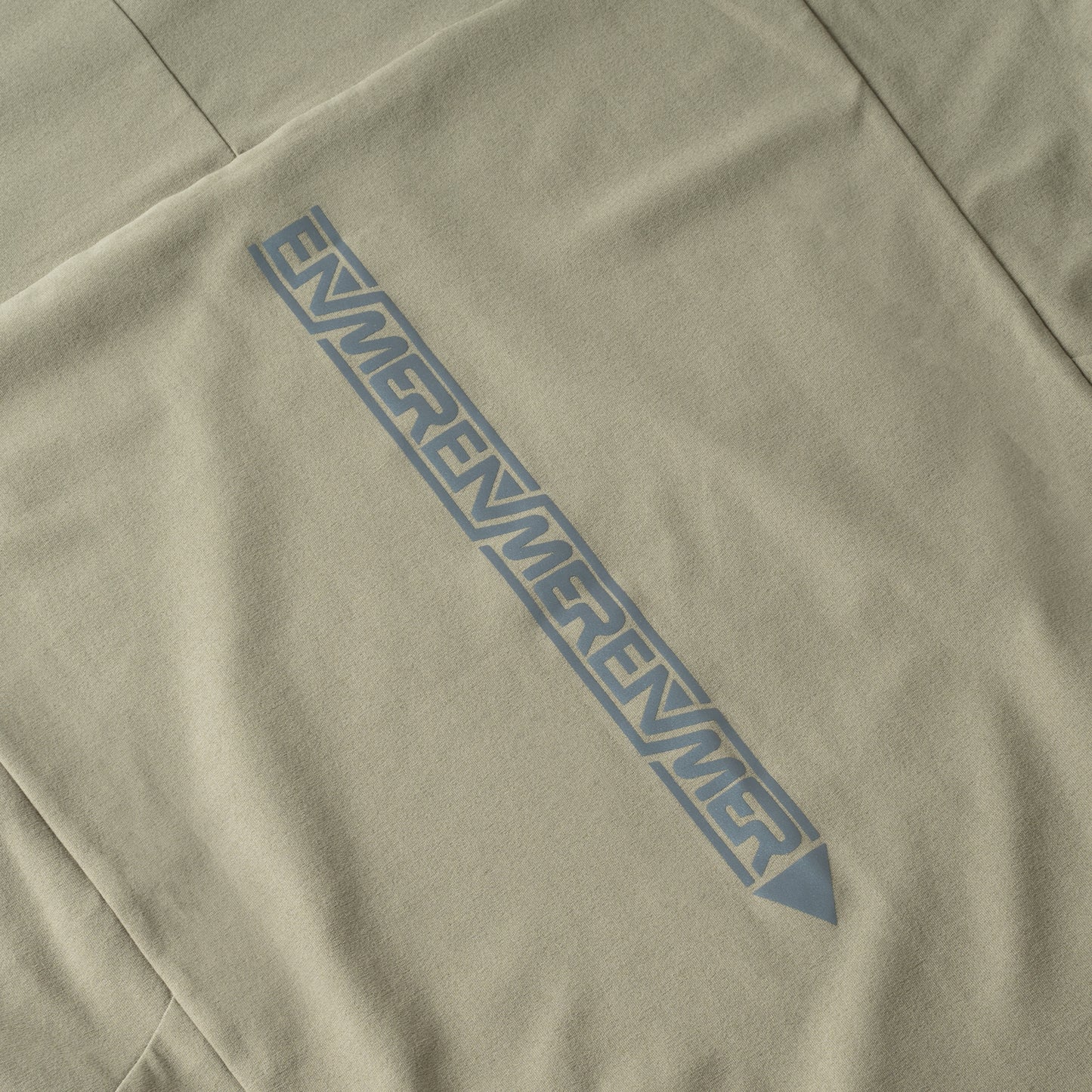 SIGNATURE S/S TEE (LIGHT KHAKI)