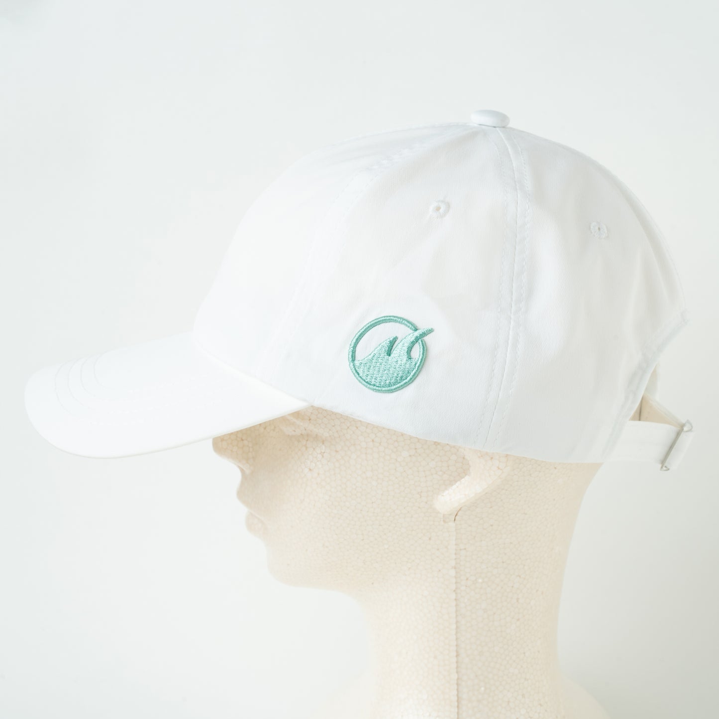 SIGNATURE LOGO CAP (WHITE)