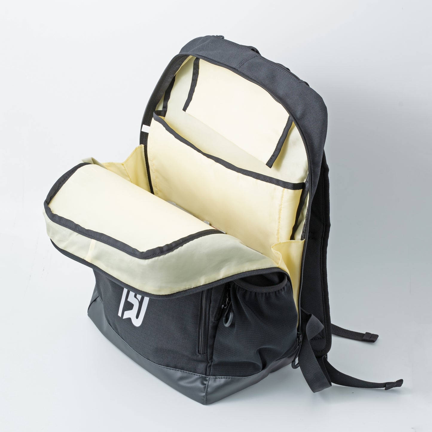 SIGNATURE BACK PACK (BLACK/WHITE)