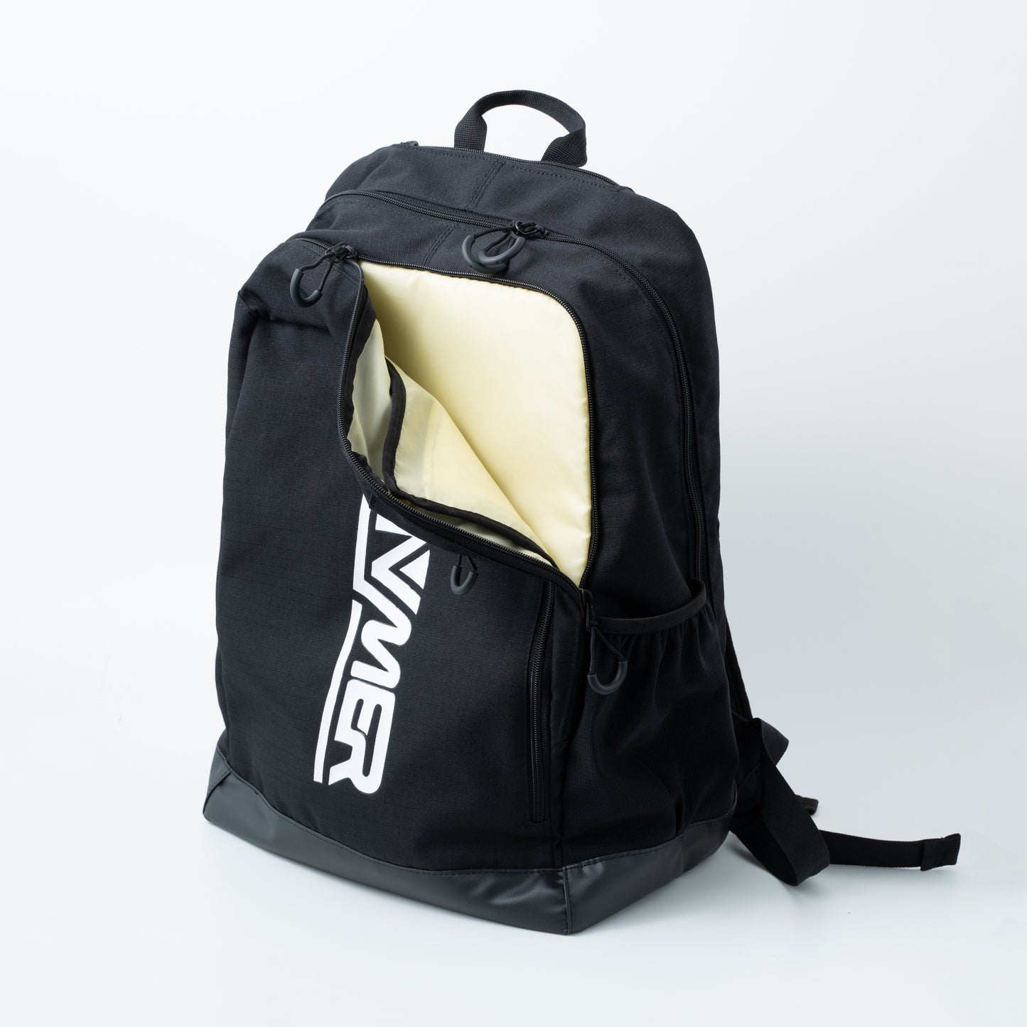 SIGNATURE BACK PACK (BLACK/WHITE)