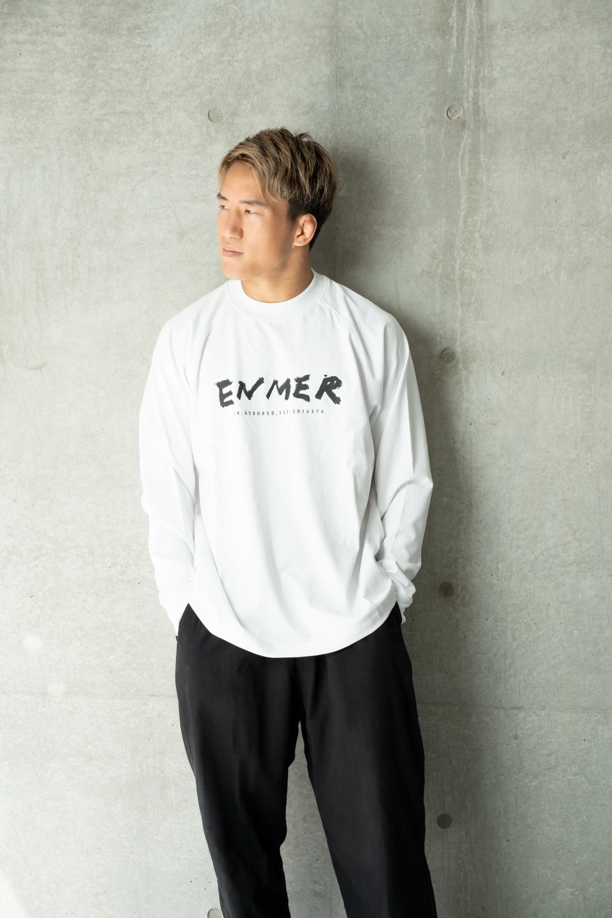 Blur Logo L/S T-Shirt (WHITE)