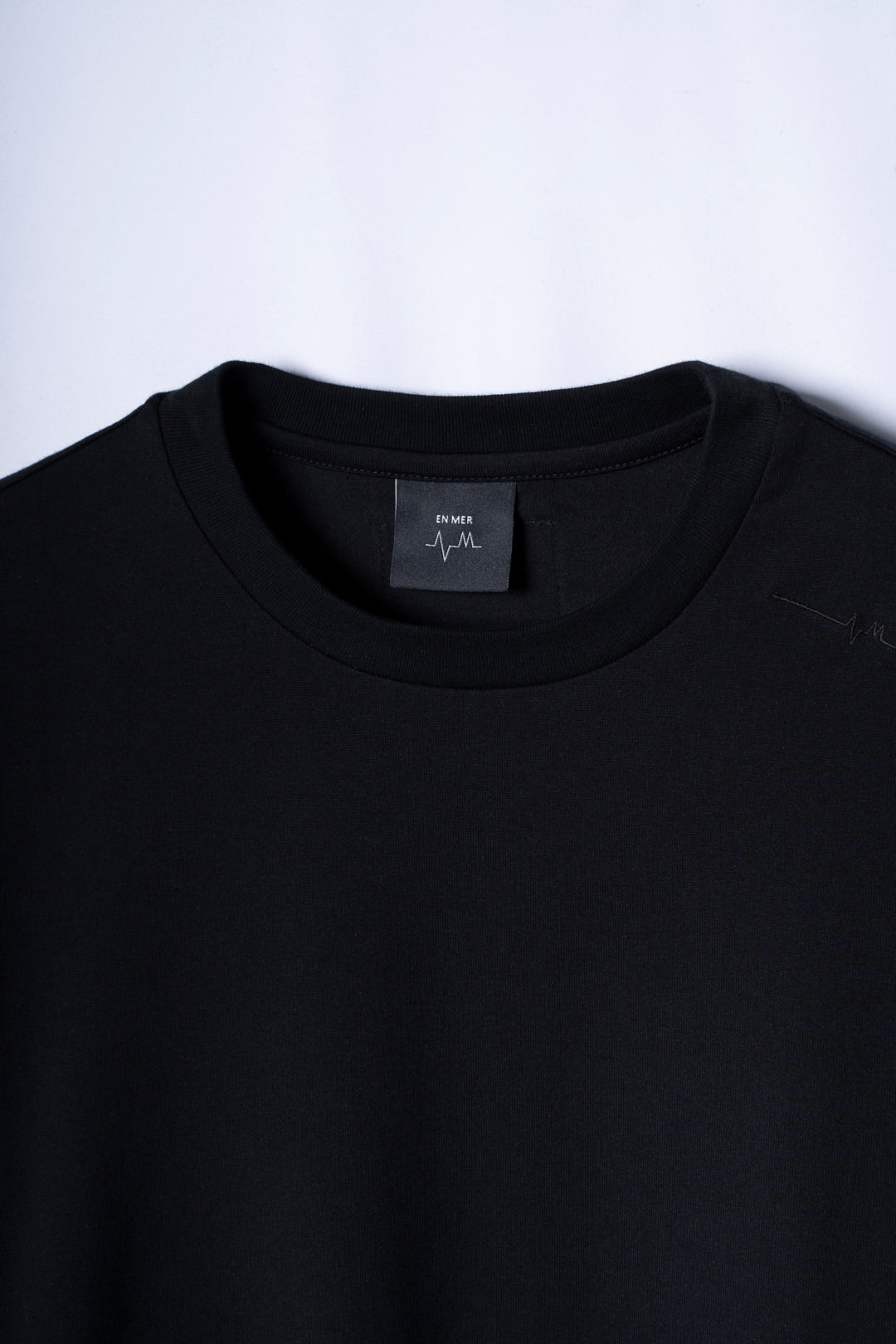 Logo S/S T-shirt BLACK EM-TS-047