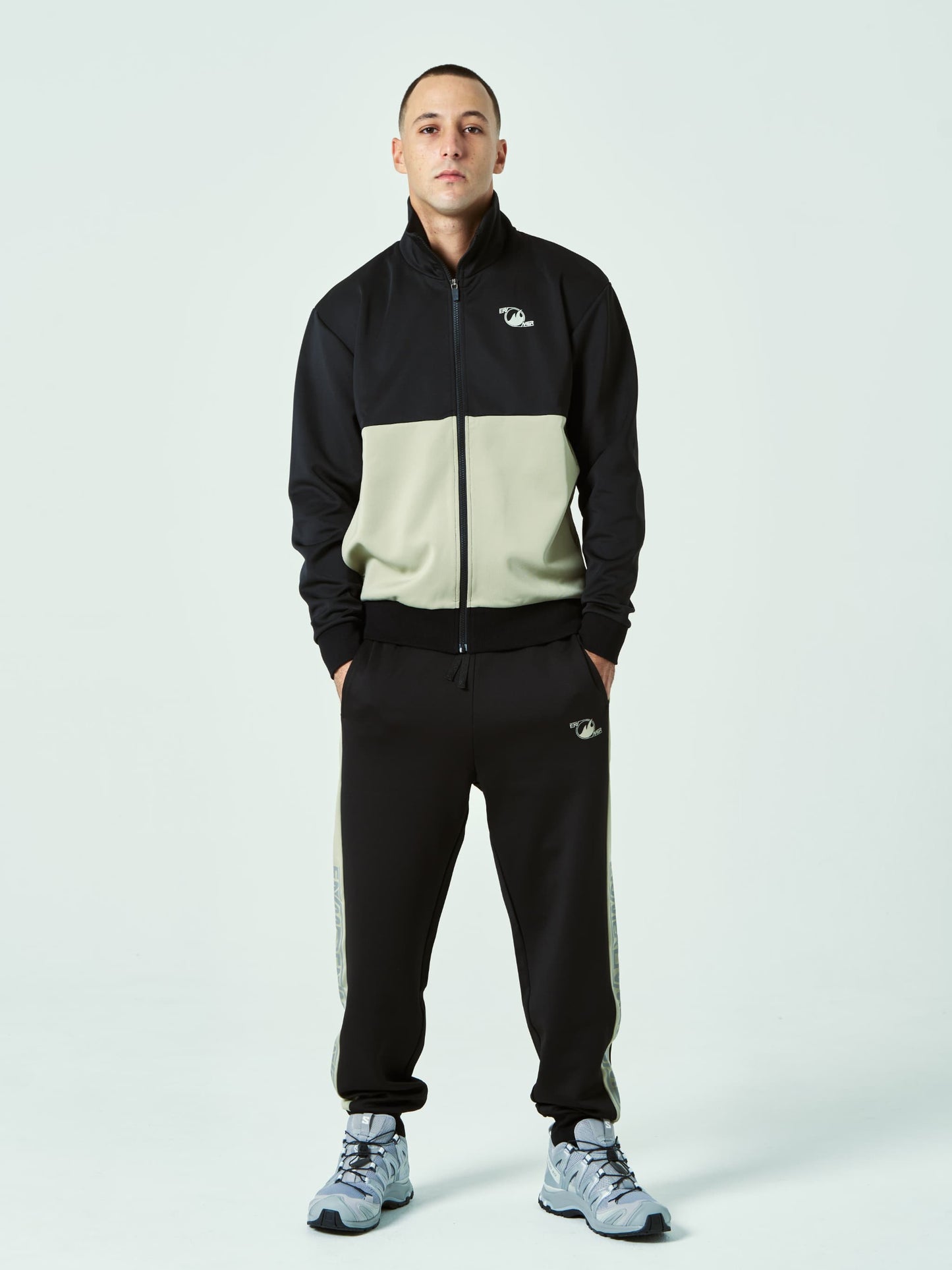 Classic Track Jacket (BLACK)