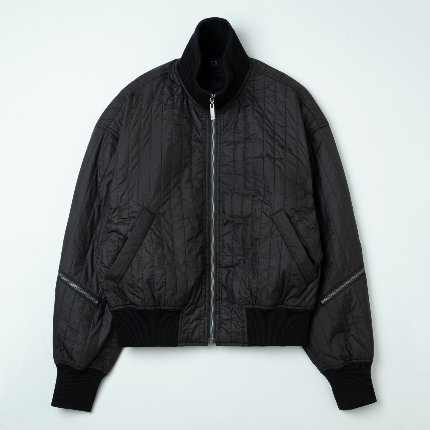 Wave Quilt bomber / BLACK