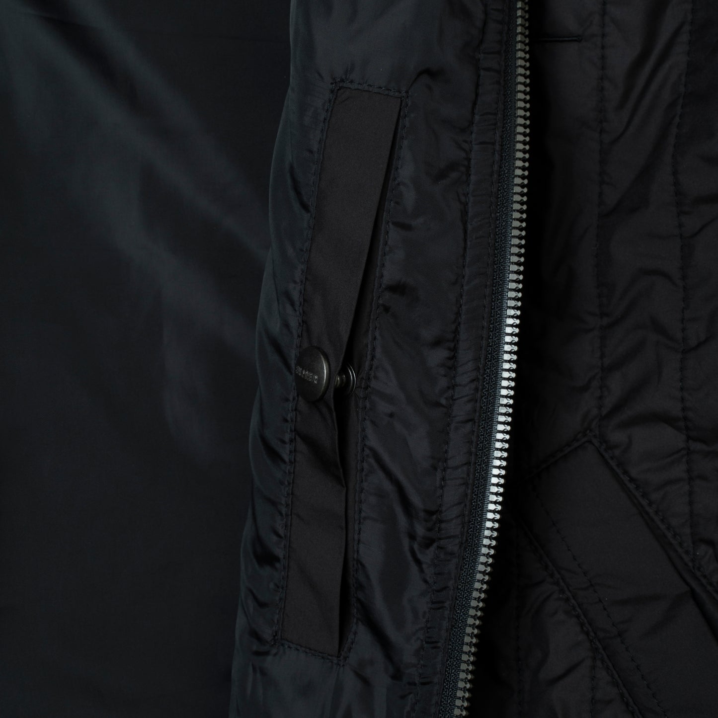 Wave Quilt bomber / BLACK