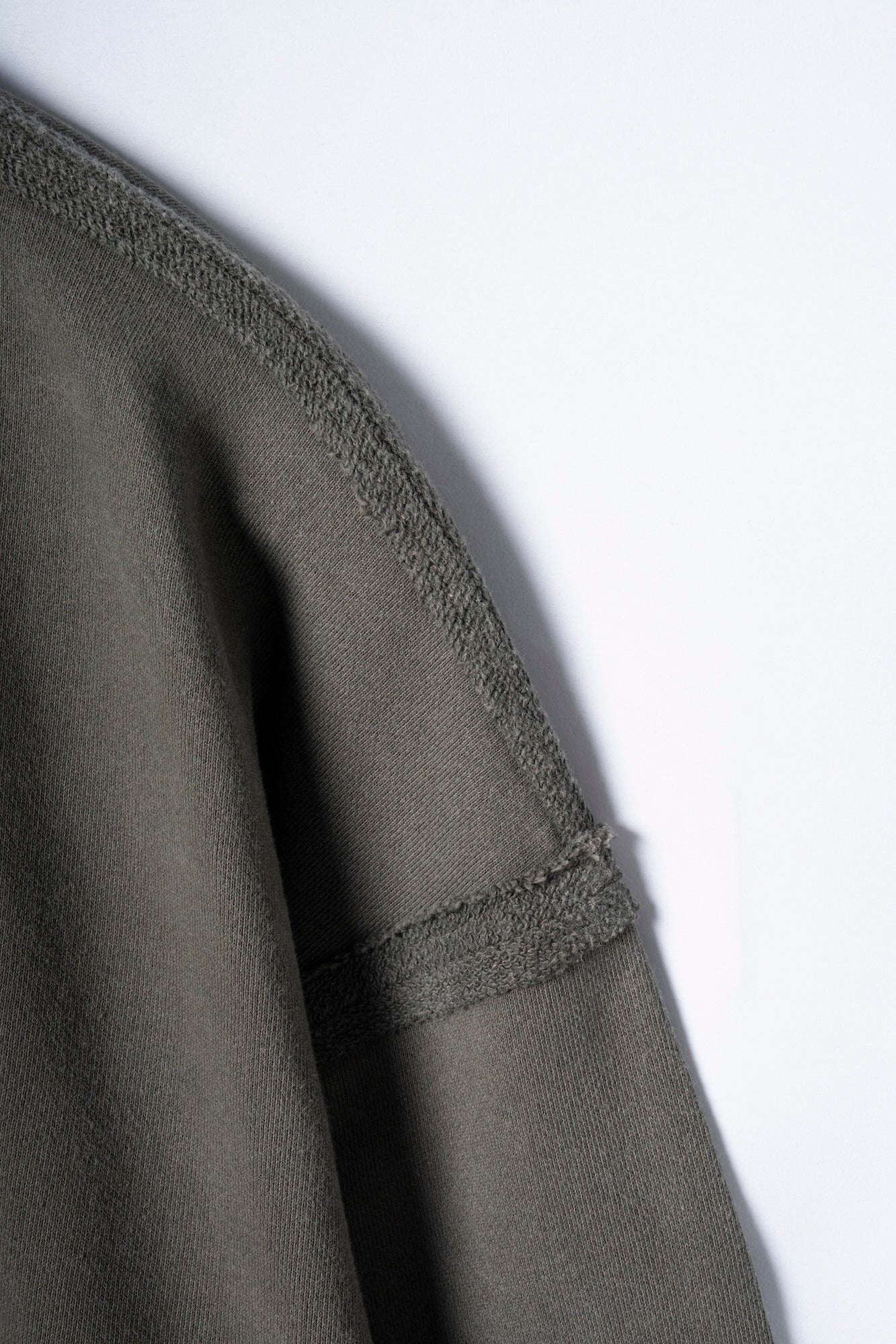 Outseam Pullover Sweat (KHAKI)