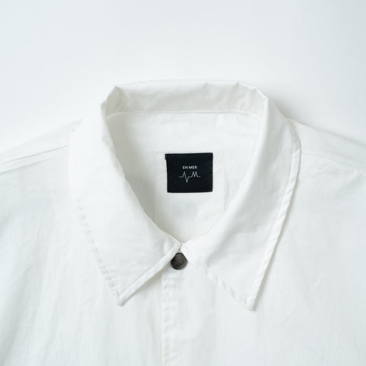 Pockets Hang Tag Coach Shirt (WHITE)
