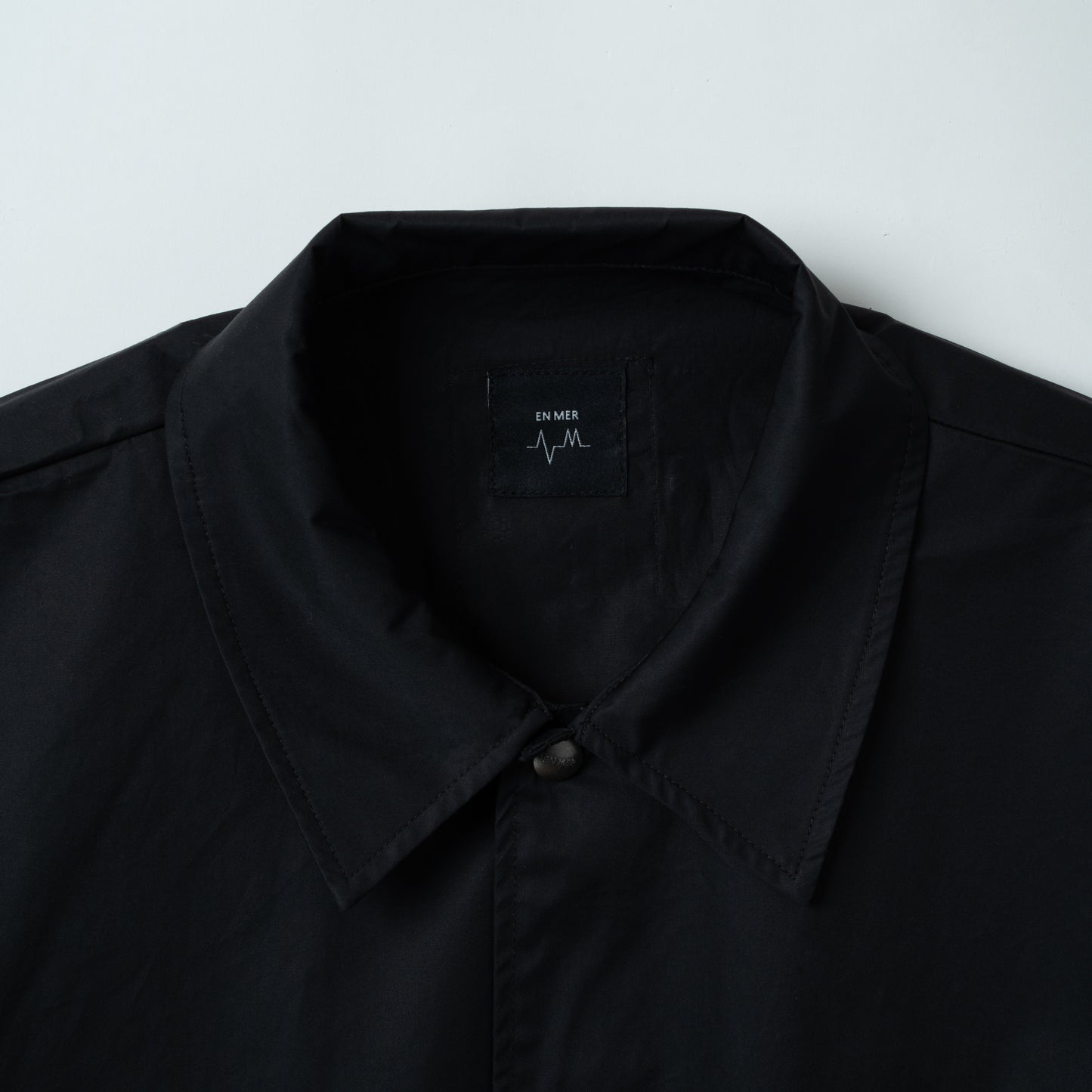 Pockets Hang Tag Coach Shirt (BLACK)