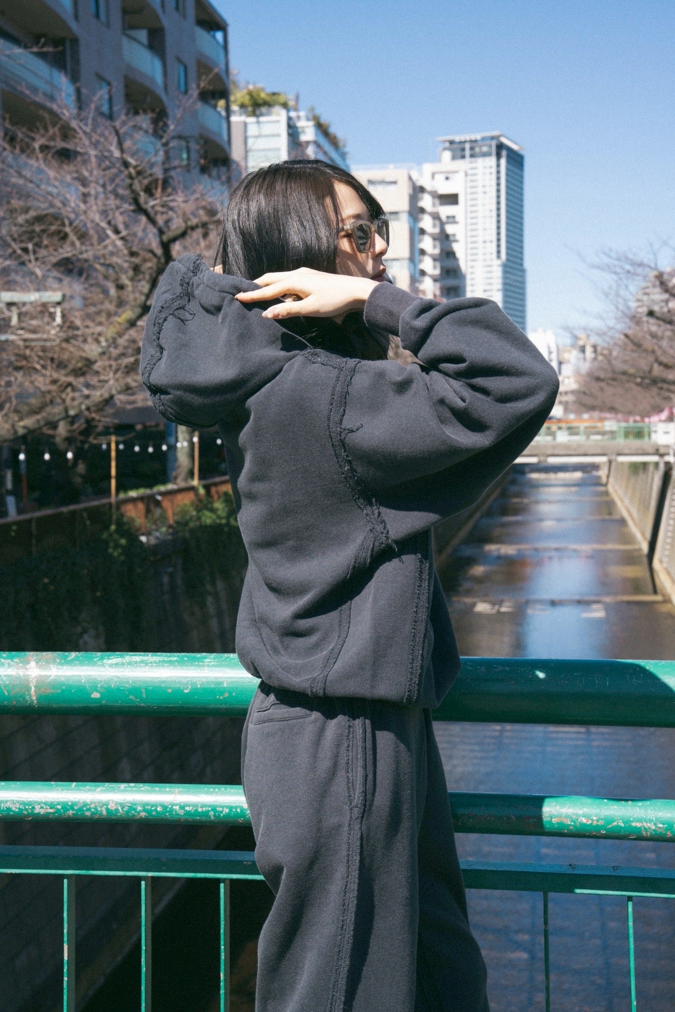 Outseam Hoodie (BLACK)